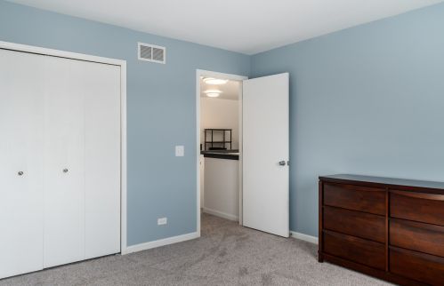 820 Elizabeth Ln, Pingree Grove IL  60140-7715 exterior