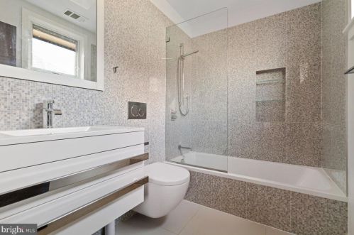46 Leavitt Ln, Princeton NJ  08540-3921 exterior