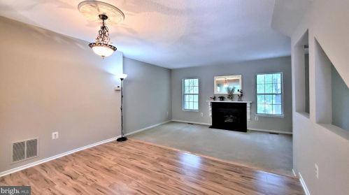 2324 Hunters Square Ct, Herndon, VA 20191-2814