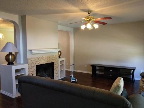 4348 Mesa Dr, Carrollton TX  75010-4435 exterior