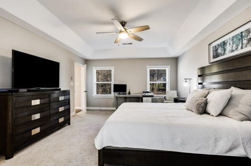 2368 Defoors Ferry Rd, Atlanta GA  30318-2307 exterior