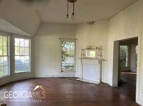 85 Kennedy St, Metter, GA 30439-4441