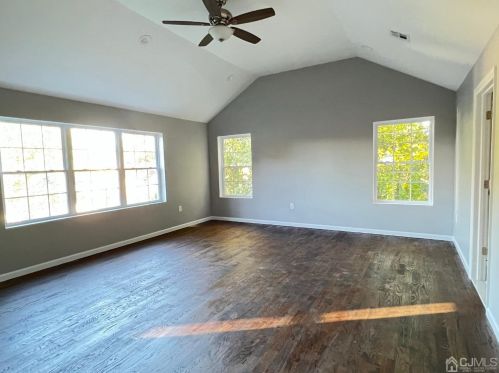 54 Howard Ave, Edison NJ  08837-3432 exterior