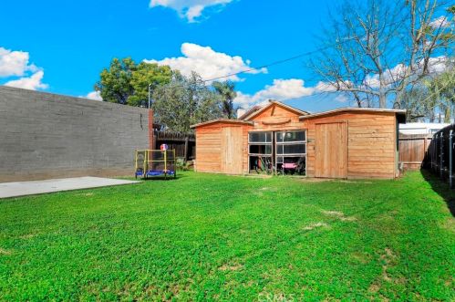 4501 Larchwood Pl, Riverside CA  92506-1189 exterior
