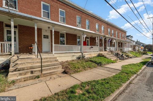 451 Penn St, Carlisle PA  17013-2235 exterior