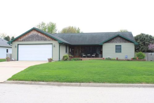 3100 Rock Dr, Yeowardville, IL 61071-2136