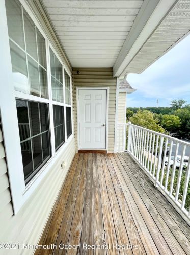 431 Ml Pond Way, Tinton Falls NJ 07724-2477 exterior