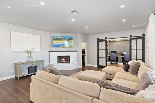 1349 Fitzgerald Rd, Simi Valley CA  93065-4480 exterior