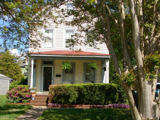 1337 Jackson Ave, Chesapeake, VA 23324-2205