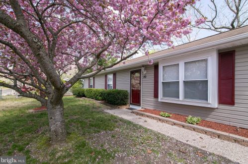 20 Clover St, Browns Mills, NJ 08015-2035
