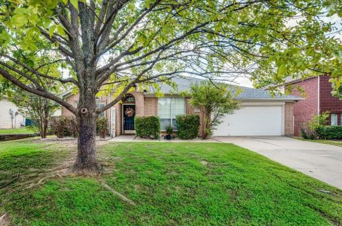 1604 Windcastle Dr, Midlothian, TX 76063-7937
