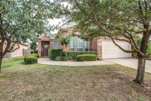 2624 Evening Shade Dr, Fort Worth TX  76131-2089 exterior