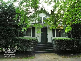 1749 Henley St, Glenview, IL 60025-4303