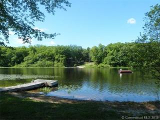 196 Shore Dr, Guilford CT  06437-1590 exterior