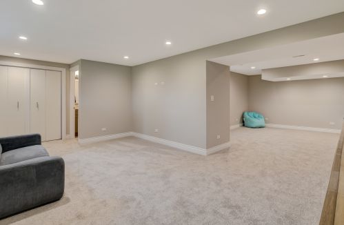 284 Middaugh Rd, Willowbrook IL  60514-1065 exterior