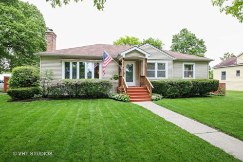 541 Hillside Ave, Elmhurst IL  60126-4739 exterior
