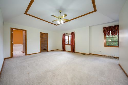 2772 Freeland Cir, Naperville IL  60564-5827 exterior