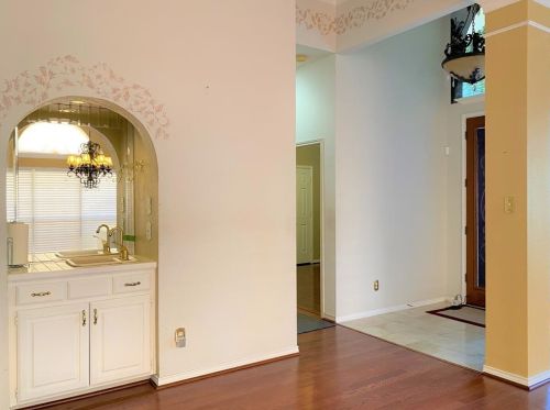 1806 Canoe Way, Carrollton TX  75010-2089 exterior