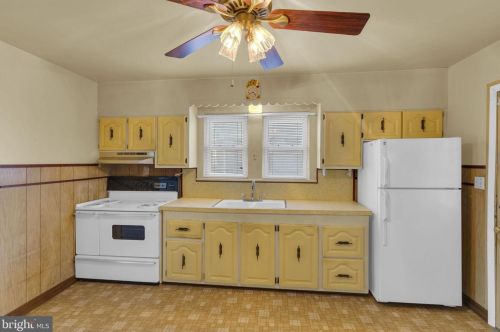 180 Phillips Ave, Trenton NJ  08610-2620 exterior