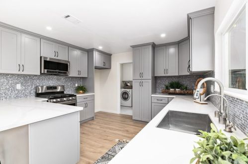 17482 Luther Ave, Irvine CA  92614-6643 exterior