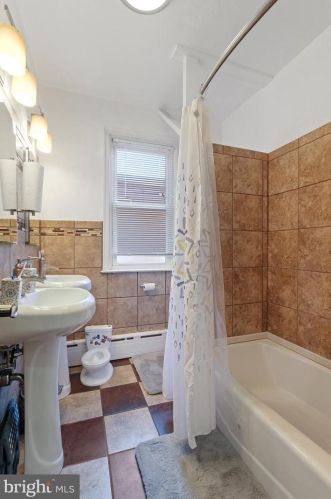 611 Wallace St, York PA 17403-1323 exterior