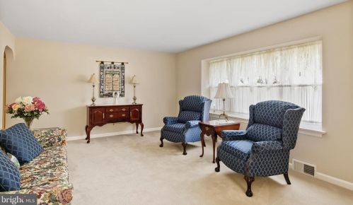 1004 Oakwood Rd, Haddonfield NJ 08033-3632 exterior