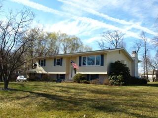 214 Elm Rd, Allentown, PA 18104-9588