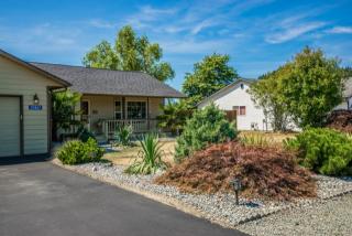 20862 Travis Ln, Burlington, WA 98233-9799