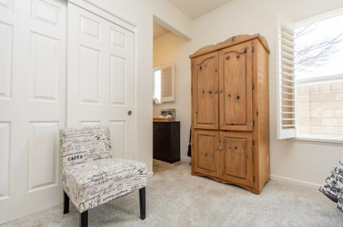 2900 Las Flores Cir, Los Banos, CA 93635-9300