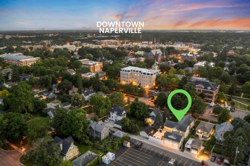 122 Loomis St, Naperville, IL 60540-4722