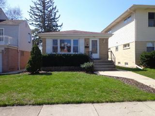5133 Crain St, Skokie IL  60077-2109 exterior