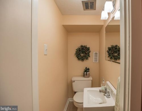 221 Elm Ave, Tavistock NJ 08033-2538 exterior