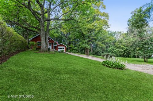 335 Hartman Ct, South Elgin, IL 60177-1311