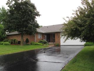 3525 Grandview Dr, Rockford, IL 61114-7345
