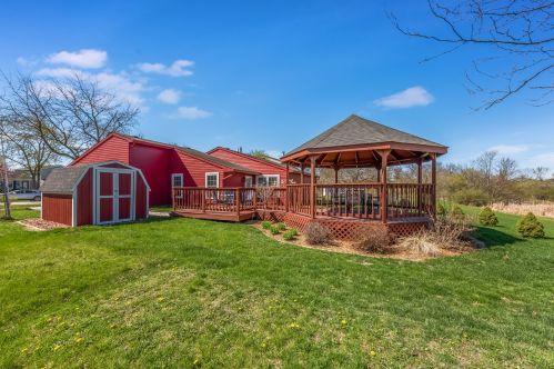 20156 Rosewood Dr, Frankfort, IL 60423-8177