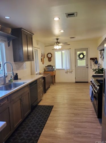 36 Mt Vernon Ave, Riverside CA  92507-1222 exterior