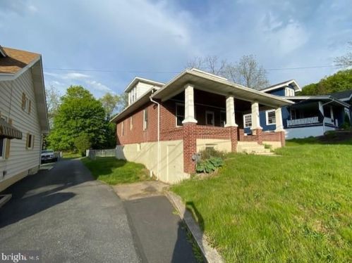 14 22nd St, Primrose, PA 17901-1904