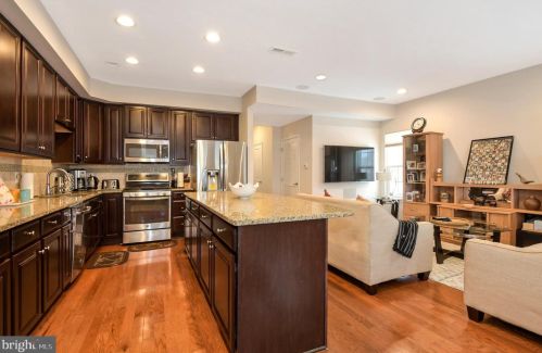 111 Sundance Dr, Trenton NJ 08619-3968 exterior