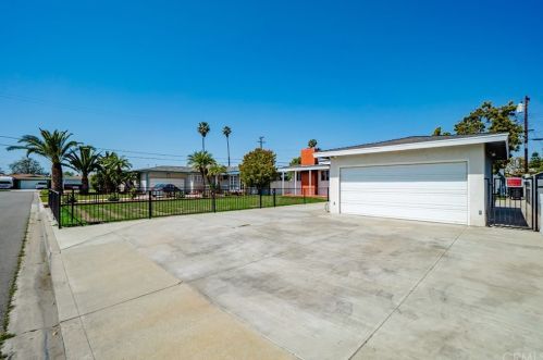 2863 Bridgeport Ave, Anaheim CA  92804-2047 exterior