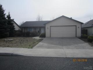 736 Nickernut Ave, Eagle Crest, OR 97756-7607