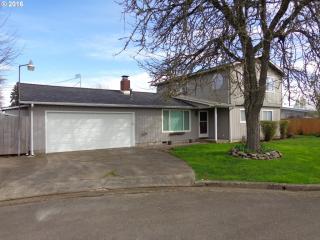 865 Arbor Ct, Harrisburg, OR 97446-9539