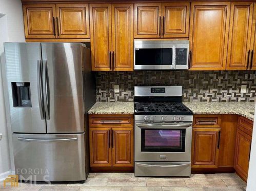 3517 Kennesaw Station Dr, Kennesaw GA  30144-1980 exterior
