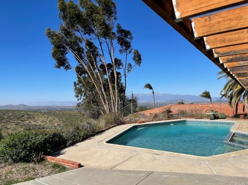 15747 Rancho Viejo Dr, Riverside CA  92506-5825 exterior