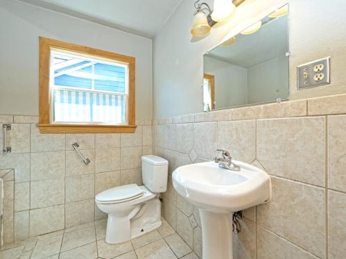 6107 Felix Ave, Austin TX  78741-3312 exterior