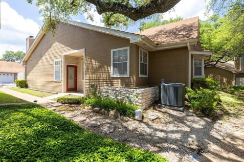 6501 Brush Country Rd, Austin, TX 78749-1427