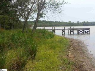 121 Mariners Cove Rd, Hodges, SC 29653-8500