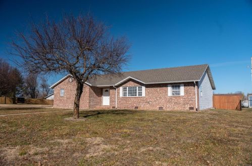 401 Planeview Ave, Lebanon, MO 65536-9753