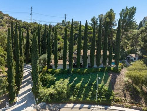 3131 Fond Dr, Van Nuys, CA 91436-4203