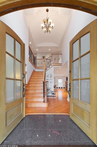 1333 Race Ave, Arlington Hts, IL 60004-4458