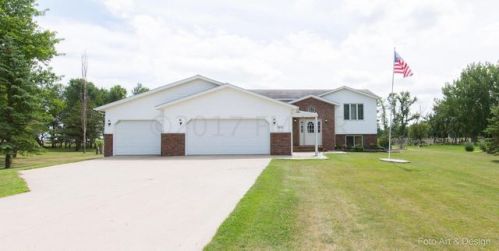 8010 Sunset Dr, Wild Rice, ND 58047-9556